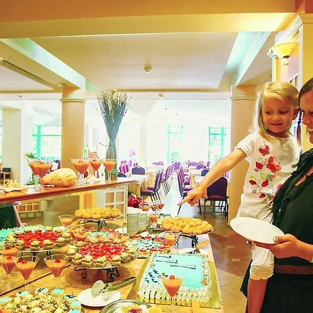 Хотел Flora Park 4*