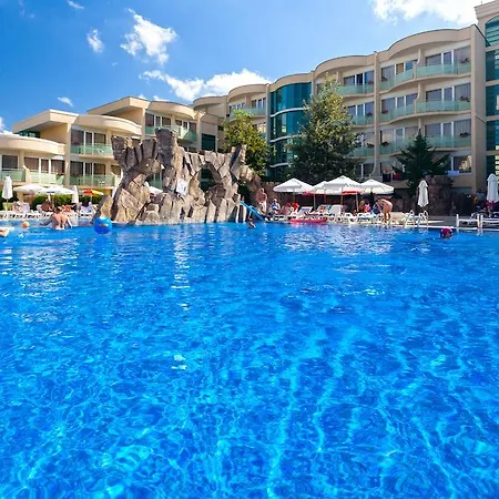 Хотел Flora Park 4*