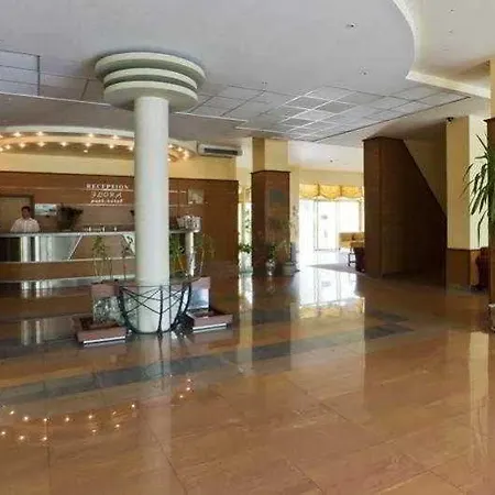 Flora Park Хотел